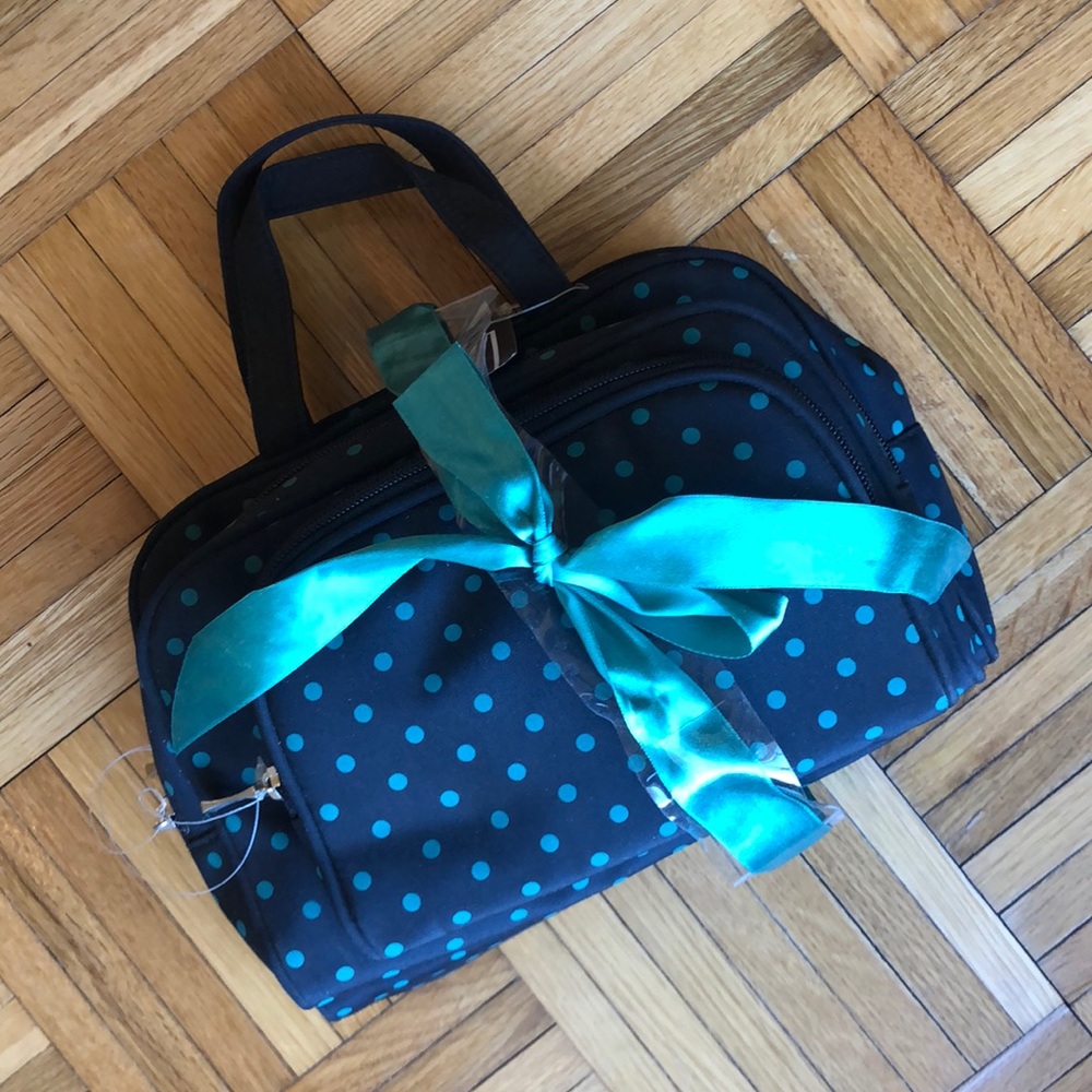 3 pcs travel cosmetic toiletries set w container